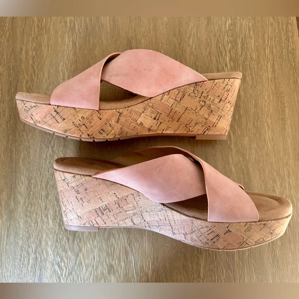 CL by Laundry Blush Women's Sandals